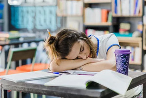 Можно после 9 класса идти на курсы, которые длятся 5-6 месяцев в колледже?