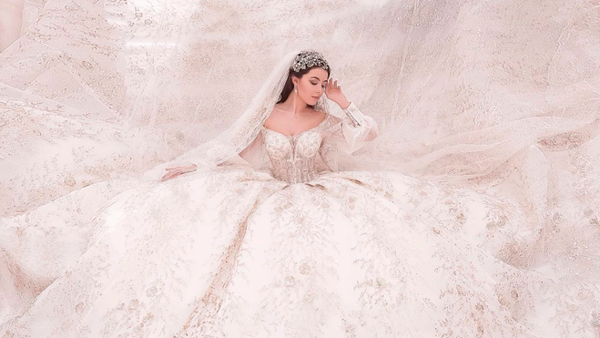 Виолетта Неклюдова в свадебном платье